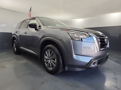 New 2025 Nissan Pathfinder S