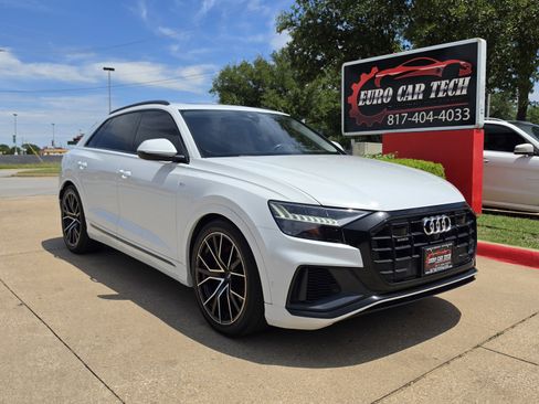 Used 2019 Audi Q8 Prestige w/ Luxury Package AWD/4WD image 6