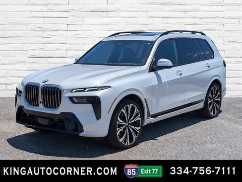 Used 2023 BMW X7 xDrive40i w/ M Sport Package AWD/4WD image 1