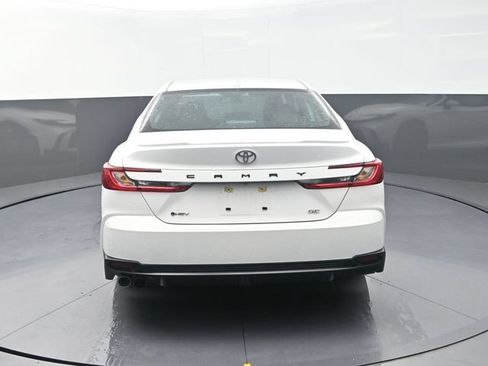 Used 2026 Toyota Camry SE FWD image 7