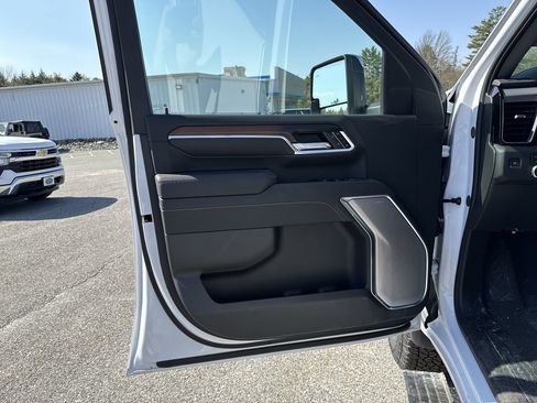 New 2025 GMC Sierra 3500 Denali image 59