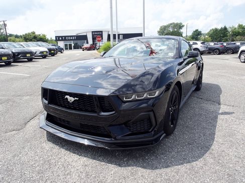 Used 2024 Ford Mustang GT RWD image 1