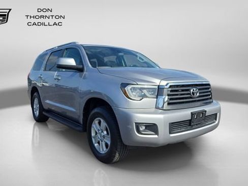 Used 2019 Toyota Sequoia SR5 AWD/4WD image 7