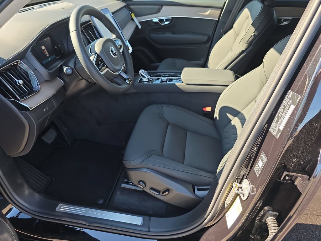 Used 2026 Volvo XC90 B6 Plus w/ Protection Package Premier AWD/4WD image 8