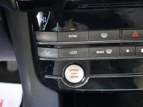 Used 2017 Jaguar F-PACE Prestige image 25