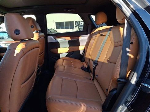 Used 2020 Cadillac XT5 Premium Luxury image 11