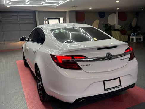 Used 2017 Buick Regal Sport Touring FWD image 5