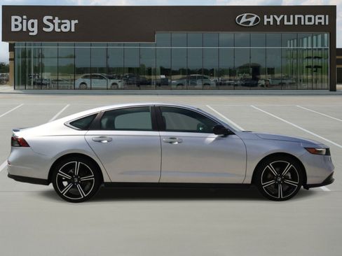 Used 2024 Honda Accord Sport image 5