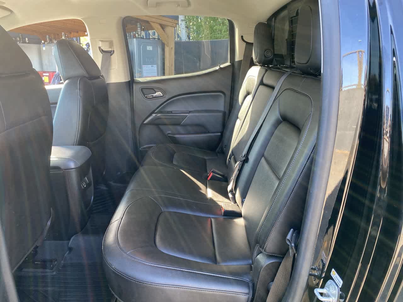 Used 2019 Chevrolet Colorado Z71 w/ Z71 Midnight Edition AWD/4WD image 16