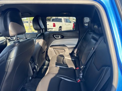 Used 2025 Jeep Compass Limited AWD/4WD image 17