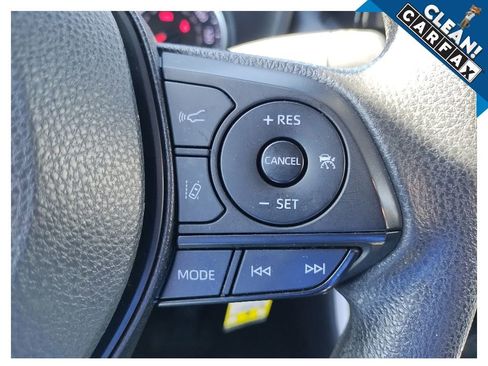 Used 2022 Toyota RAV4 LE AWD/4WD image 18