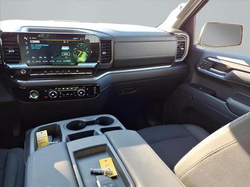 Used 2024 Chevrolet Silverado 1500 LT image 10