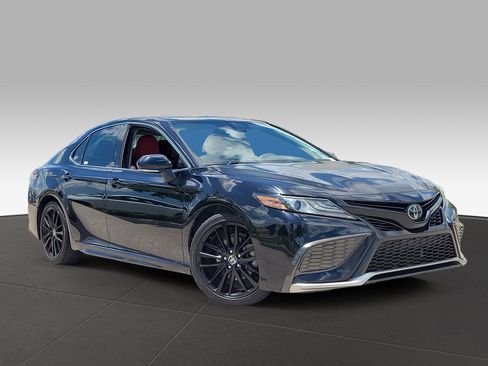 Used 2021 Toyota Camry XSE FWD image 32