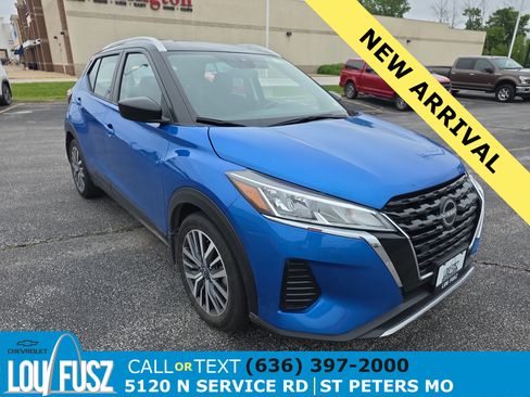 Used 2023 Nissan Kicks SV FWD image 1