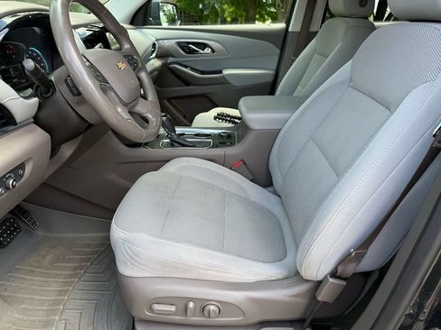 Used 2019 Chevrolet Traverse LT FWD image 15