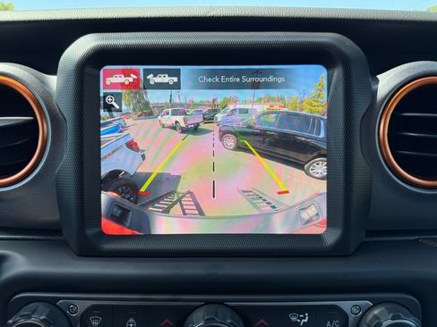 Used 2021 Jeep Gladiator Mojave w/ Uconnect 4C Nav & Sound Group image 32