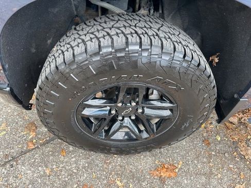 Used 2019 Chevrolet Silverado 1500 LT Trail Boss image 9