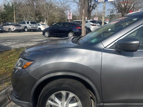 Used 2016 Nissan Rogue SV image 12