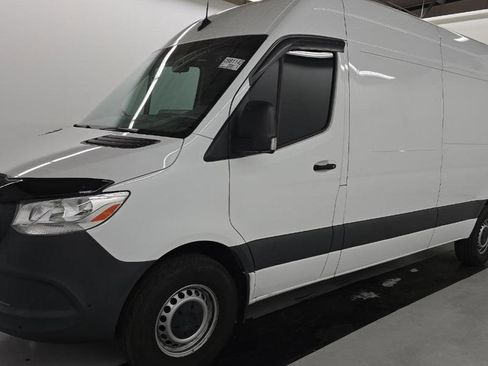Used 2023 Mercedes-Benz Sprinter 2500 image 2