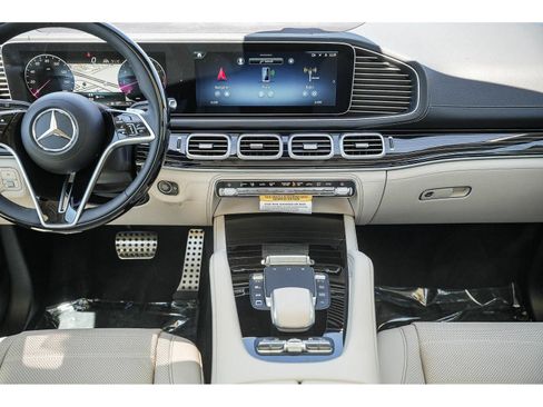 New 2026 Mercedes-Benz GLS 580 4MATIC image 13