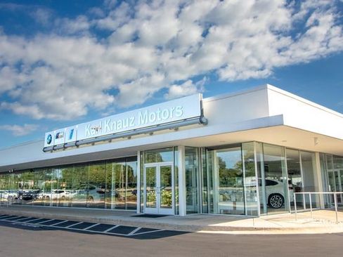 Used 2022 BMW Z4 M40i w/ Premium Package image 5