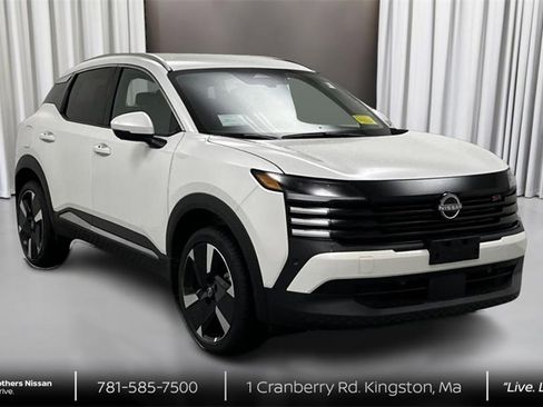 New 2025 Nissan Kicks SR w/ Illumination Package image 3