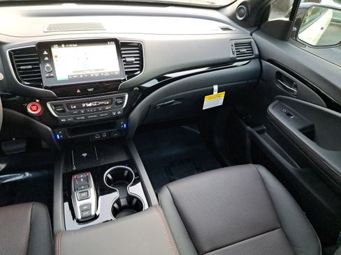 New 2026 Honda Ridgeline Black Edition image 16