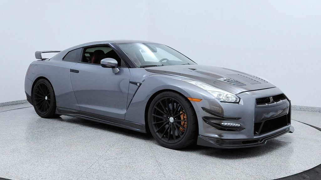 Used 2015 Nissan GT-R Premium AWD/4WD image 7