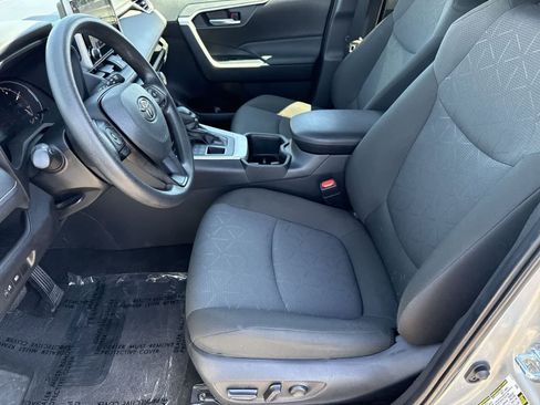 Used 2025 Toyota RAV4 XLE image 17