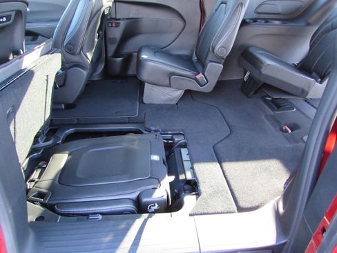 New 2026 Chrysler Pacifica Select image 30