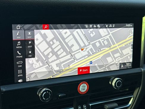 New 2026 Porsche Macan image 21