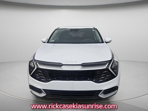 Used 2024 Kia Sportage EX FWD image 4