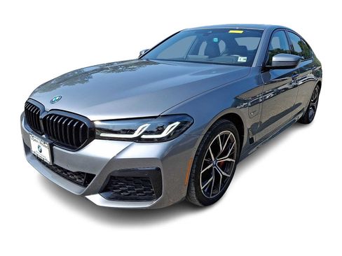 Used 2023 BMW 530e xDrive w/ Premium Package AWD/4WD image 3