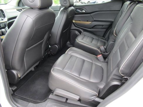 Used 2019 GMC Acadia Denali w/ Technology Package image 32