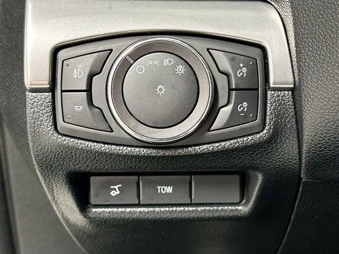 Used 2019 Ford Explorer XLT w/ Equipment Group 202A image 11