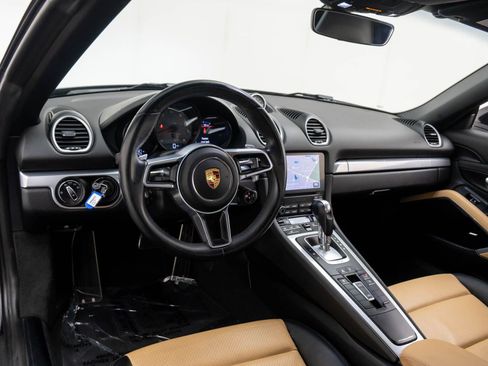 Used 2018 Porsche 718 Boxster S image 11