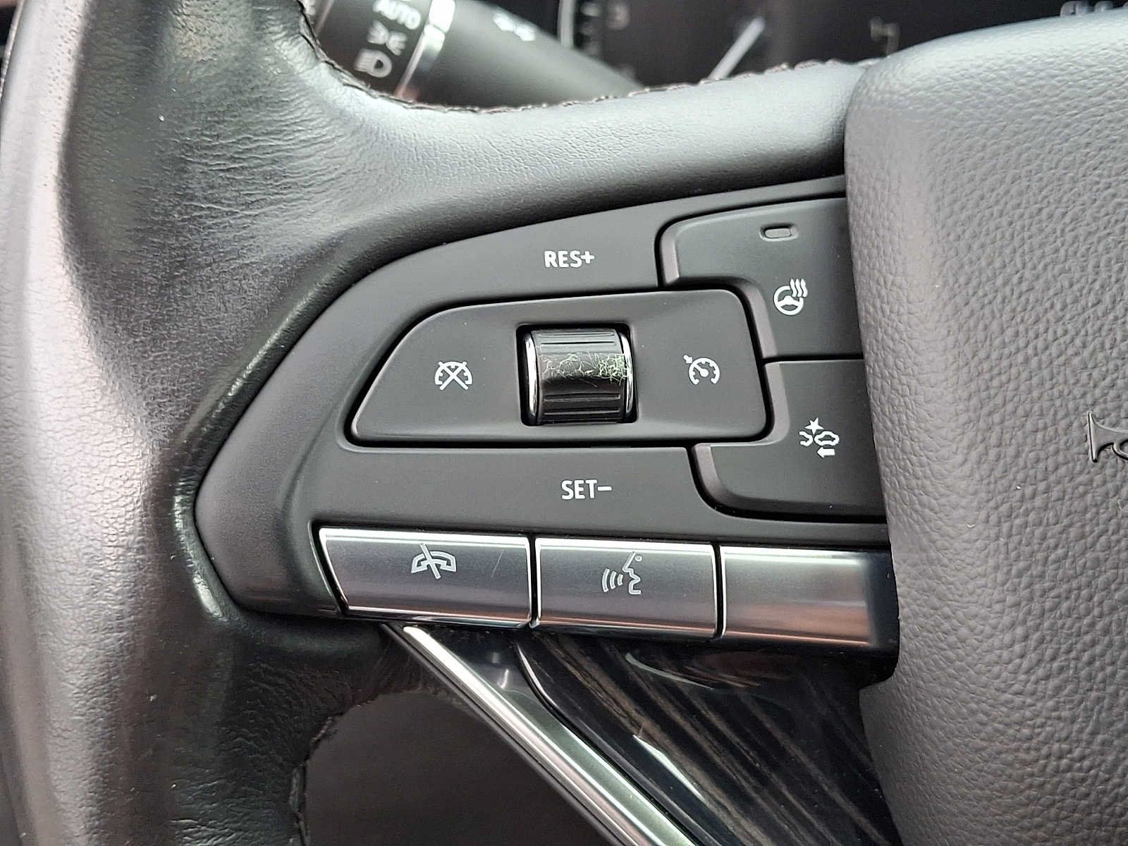 Certified 2024 Cadillac XT6 Premium Luxury AWD/4WD image 28