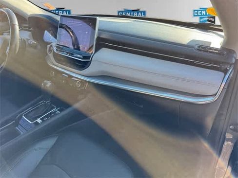 Used 2022 Jeep Compass Limited image 22