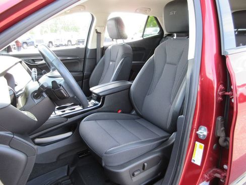 Certified 2023 Buick Envision Preferred FWD image 19