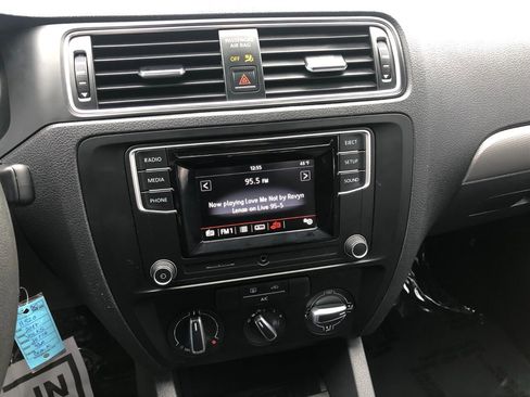 Used 2017 Volkswagen Jetta S image 13
