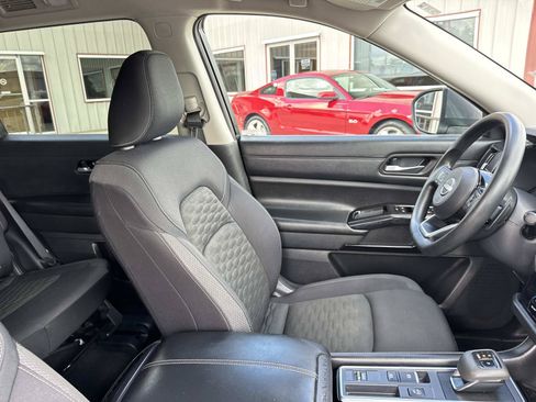 Used 2022 Nissan Pathfinder S FWD image 10