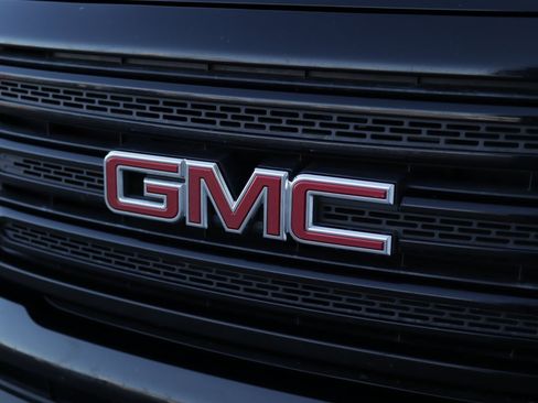 Used 2016 GMC Canyon SLE w/ Nightfall Edition image 32