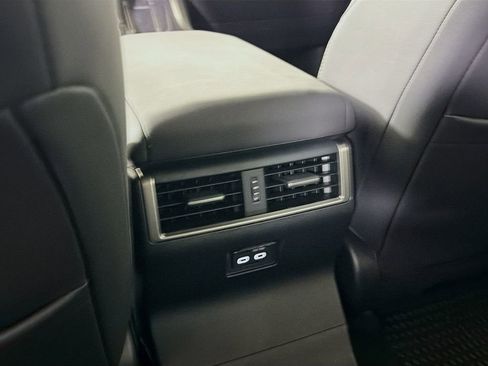 Used 2024 Lexus GX 550 image 27