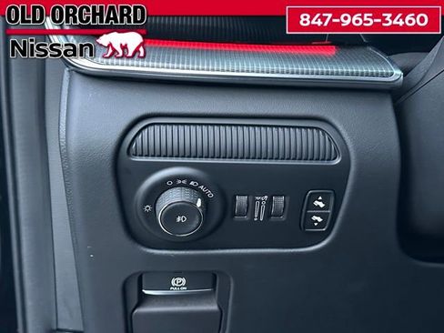 Used 2023 Jeep Grand Wagoneer Series II image 11