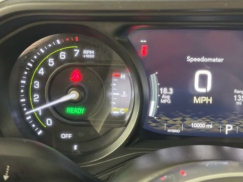 Used 2025 Jeep Wrangler Unlimited Sahara image 13