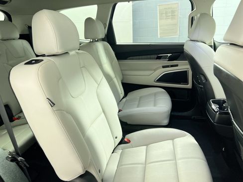 Certified 2024 Kia Telluride EX w/ EX Captain's Chair Package FWD image 28