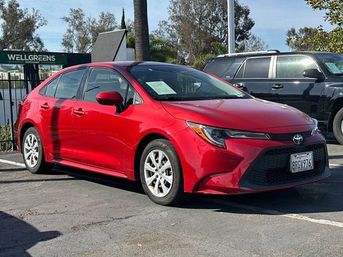 Used 2020 Toyota Corolla LE FWD image 4