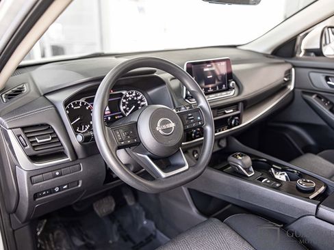Used 2024 Nissan Rogue SV AWD/4WD image 19