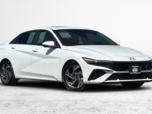 Used 2024 Hyundai Elantra Limited image 2