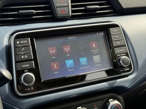 Used 2025 Nissan Versa SV image 20